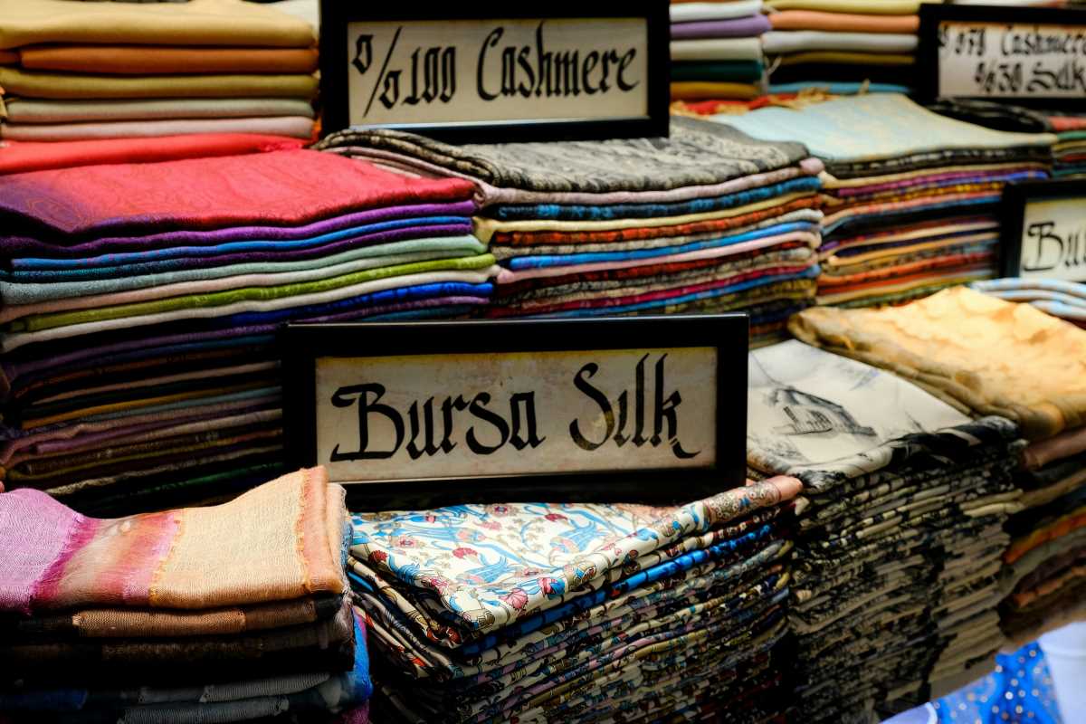 How to Purchase and Pack Regional Textiles without Damage